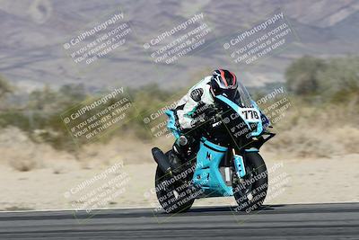 media/Dec-07-2025-CVMA (Sun) [[3e7d2de5dc]]/Race 8-Middleweight Shootout/